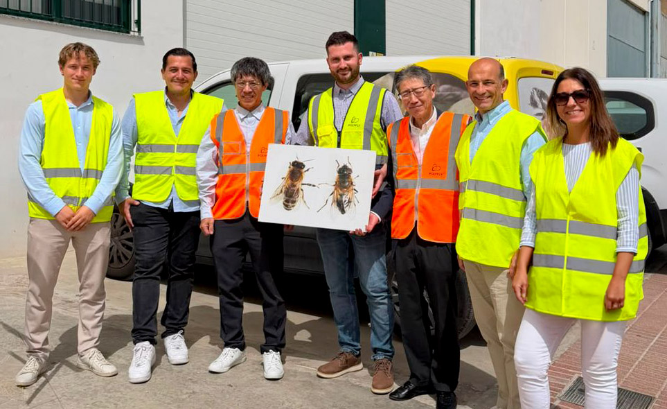 Polyfly and API assess the use of their pollinators in Japan